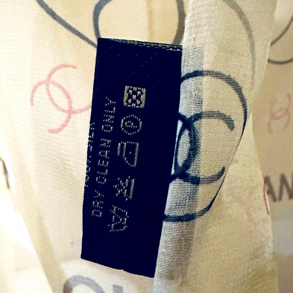 Made in Italy 100% Silk Scarf - Picture 4 of 4